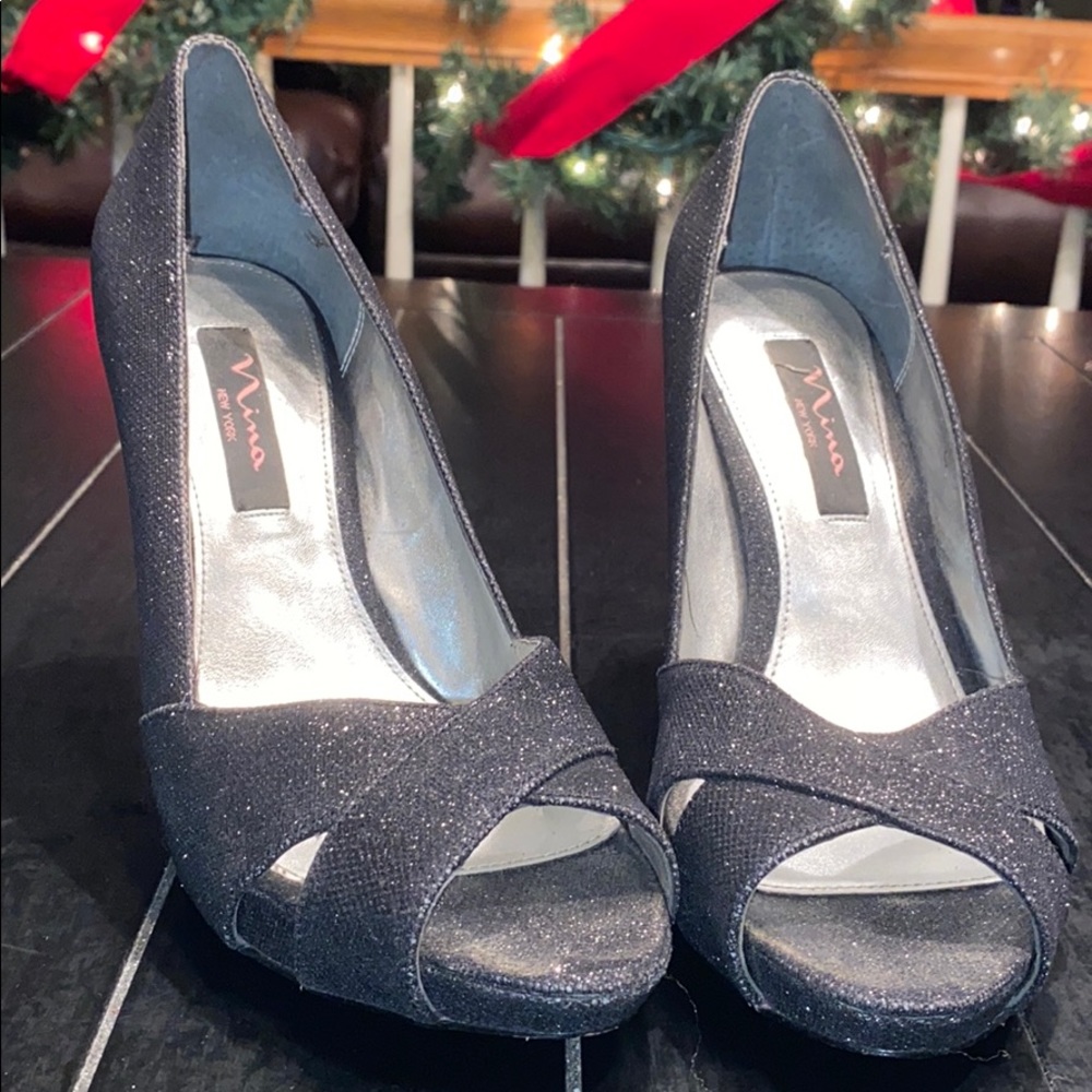 Black sparkles heels